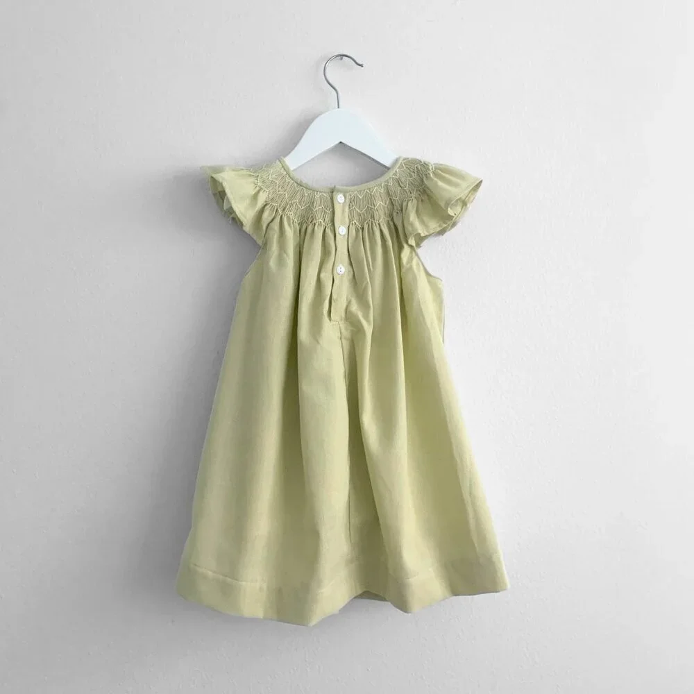 NWT Pretty Girls Smocked Bishop Dress Lovely Spring Flowers Embroidery  Cute 5T
